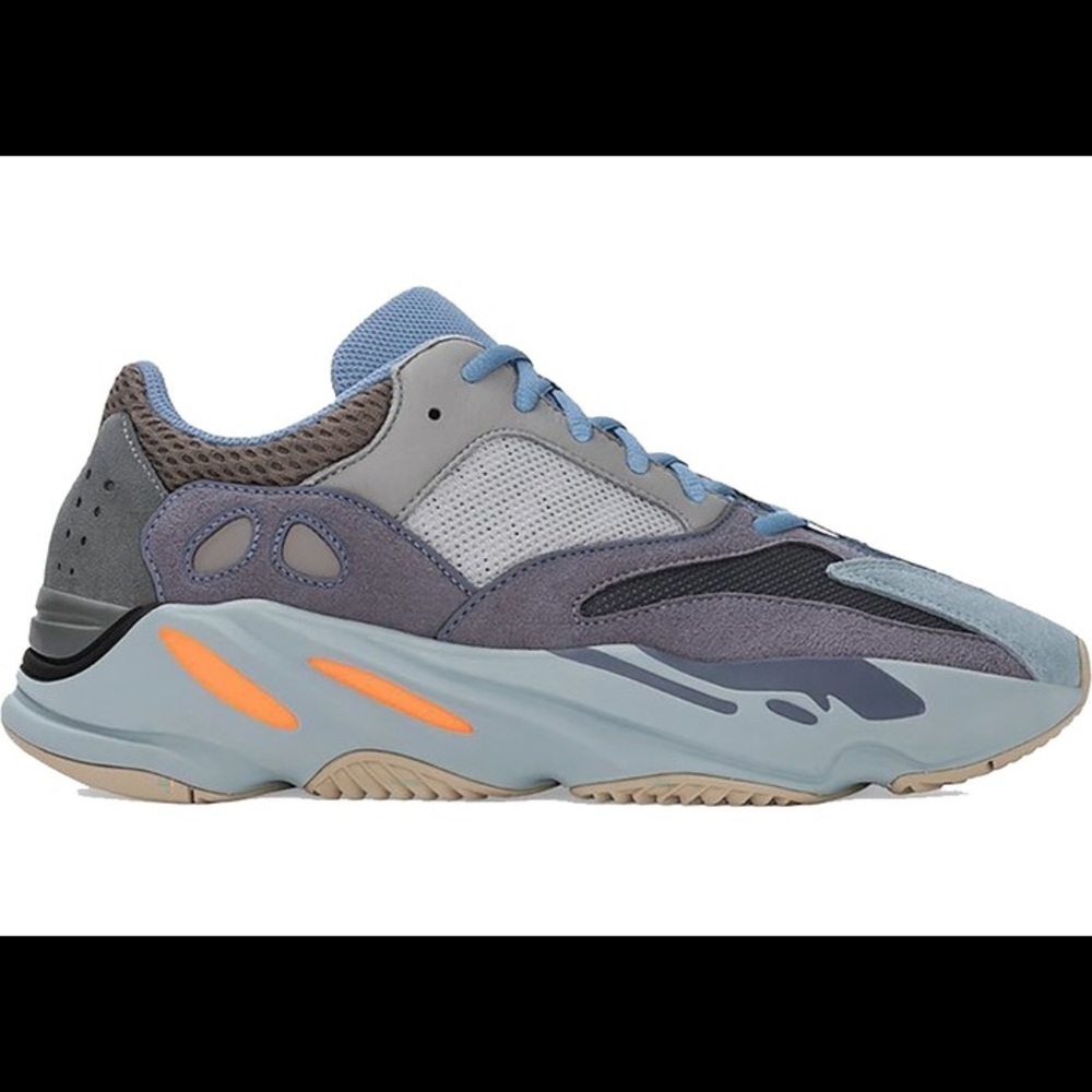 YEEZY BOOST 700